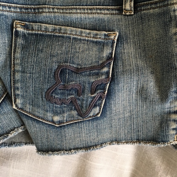 Denim shorts - Picture 2 of 4